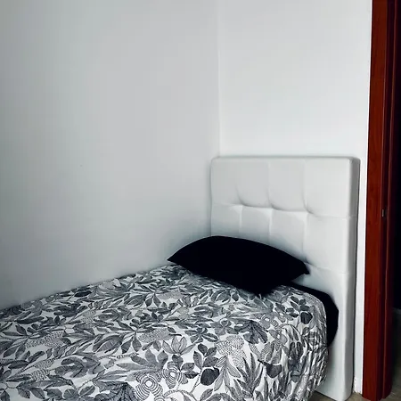 아파트 Patacon Apartment In Arrecife, Lanzarote A 2 Bedroom Holiday Rental By Amanecer Isleno 아리시페